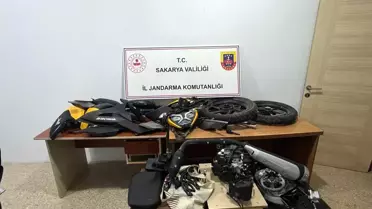 Jandarma, Çalıp Parçalanan Motosikleti Sosyal Medyada Satmaya Çalışan Şüpheliyi Yakaladı