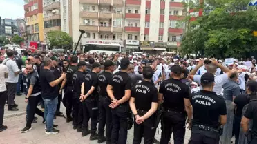 Iğdır Belediyesi İşçileri İşe Geri Dönme Talebiyle Eylem Başlattı