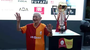 Kuşadası'nda Galatasaray Şampiyonluk Kutlaması