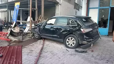 Malatya'da üç aracın karıştığı trafik kazasında 4 kişi yaralandı