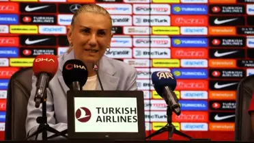 A Milli Kadın Futbol Takımı Teknik Direktörü Necla Güngör Kıragası: Mutlaka play-off'ta olacağız