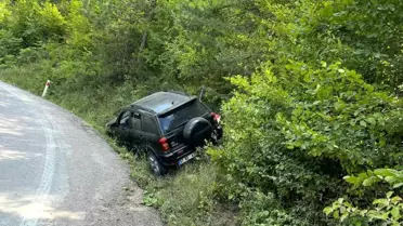 Sinop'ta Kontrolden Çıkan Cipin Şarampole Düşmesi Sonucu Sürücü Yaralandı