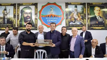 İstanbul Büyükşehir Belediye Başkanı Ekrem İmamoğlu, Büyükçekmece Cemevi'nde Muharrem matemi lokmasına katıldı