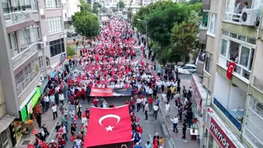 Mersin'de 15 Temmuz anma yürüyüşü düzenlendi, demokrasi nöbeti tutuldu