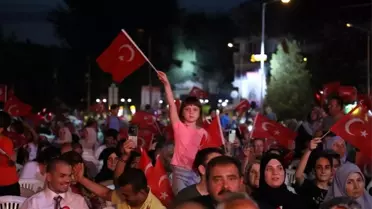 İnegöl, 15 Temmuz Demokrasi ve Milli Birlik Günü'nde meydanları doldurdu