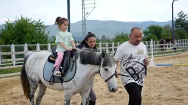 Kastamonu Daday'da Atlı Terapi ve Model Binicilik Merkezi Çocukların ve Engellilerin Gelişimine Katkı Sağlıyor