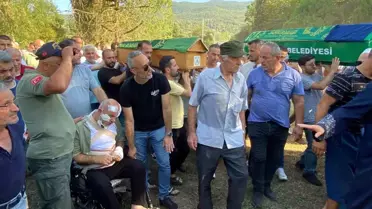 İzmit'te trafik kazasında hayatını kaybeden kardeşler son yolculuğuna uğurlandı