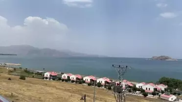 Van Gölü ve Çevresi Sıcaklardan Bunalanları Serinletiyor