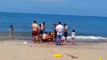 Giresun'un Tirebolu ilçesinde denize giren 2 kişiden biri boğuldu