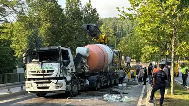 Kartal'da devrilen beton mikseri kazasında sürücü yaralandı