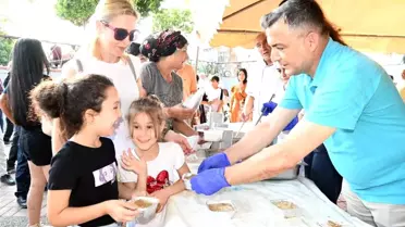 Manavgat Belediyesi Muharrem Ayı Vesilesiyle Vatandaşlara Aşure Dağıttı