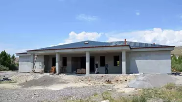 Tercan'da Gençlik Merkezi İnşaatı Tamamlanıyor