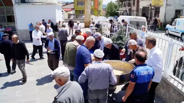 Başçiftlik'te Muharrem Ayı Kutlamaları: Vatandaşlara Aşure İkramı