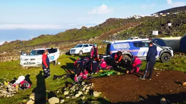 Ağrı Dağı'nda Kaybolan 2 Kişiyi Arama Çalışmaları Devam Ediyor