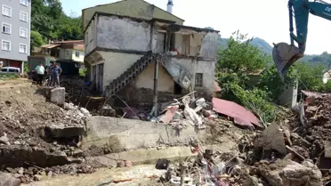 Giresun'da sel felaketi: Bir ev yıkıldı, 4 ev hasar gördü