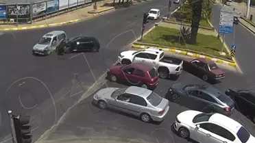 Aydın'da Kırmızı Işık İhlali Yapan Araçla Kaza: 1'i Bebek 4 Kişi Yaralandı