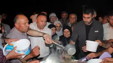Afyonkarahisar'ın Çay ilçesinde Muharrem Ayı'nda Aşure Dağıtıldı