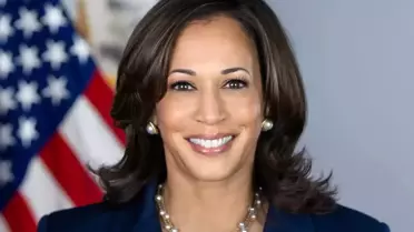 Kamala Harris, Demokrat Parti Delegelerinden Destek Alarak Başkanlık Adaylığını Garantiledi