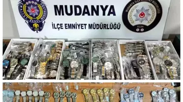 Mudanya Emniyet Müdürlüğü, 100 Bin Liralık Kaçak Elektronik Saatleri Ele Geçirdi
