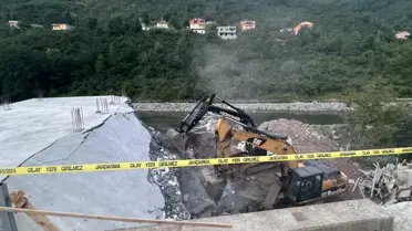 Giresun'da sel ve taşkın riski taşıyan yapı yıkıldı