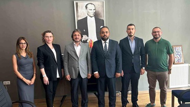 Zekeriya Birkan, Türk Hukuk Enstitüsü Bursa Şubesi'ni ziyaret etti