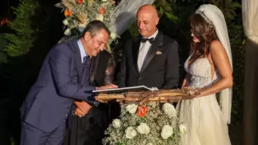 CHP Genel Başkanı Özgür Özel, gazeteci Serap Belovacıklı ile İYİ Parti İzmir Milletvekili Prof. Dr. Ümit Özlale'nin düğün törenine katıldı