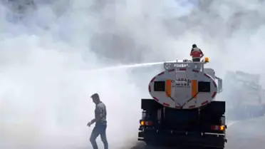 Van'da hırdavat deposunda yangın çıktı