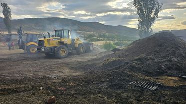 Sivas Suşehri'nde çıkan yangında 2 ahır ve 2 samanlık kullanılamaz hale geldi