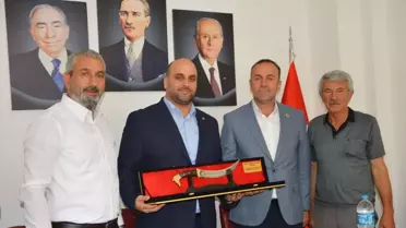 Havza Muhtarları Derneği MHP Havza İlçe Başkanlığını Ziyaret Etti