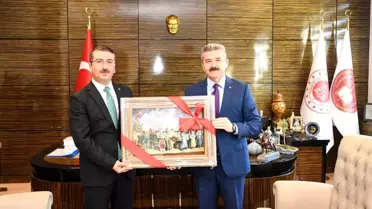 Uşak Valisi Turan Ergün, Uşak Cumhuriyet Başsavcılığı'na yeni atanan İsmet Çınar'ı ziyaret etti