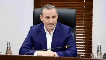 Sultanbeyli Belediye Başkanı Ali Tombaş, İETT ile toplu ulaşım çalışmalarını görüştü