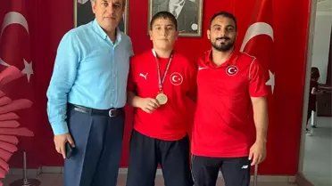 Erdem Soruklu Bafda Gençlik Merkezi'ni ziyaret etti