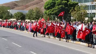Kastamonu'da şehit olan polis memuru Ahmet Şahan, Çankırı'dan geçerken vatandaşlar tarafından uğurlandı