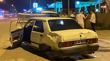 Acıpayam'da seyir halindeki araç park halindeki araca çarptı
