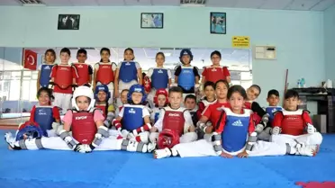 İzmir Büyükşehir Belediyesi Yaz Spor Okulları Büyük İlgi Görüyor