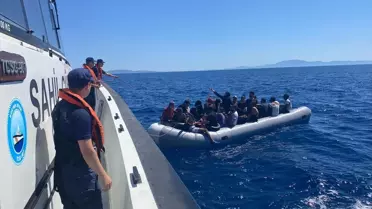 İzmir'de 22'si çocuk 59 düzensiz göçmen kurtarıldı