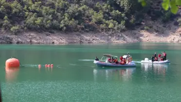 Adana'da düşen helikopter gölde bulundu