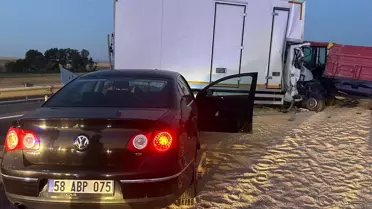 Sivas'ta Zincirleme Trafik Kazası: 6 Kişi Yaralandı
