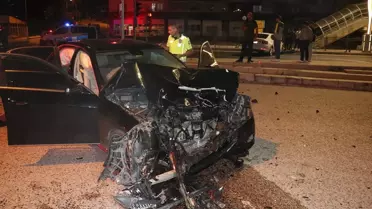 Yozgat'ta Otomobil Çarpışması: 6 Kişi Yaralandı