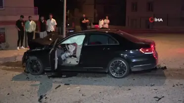 Yozgat'ta iki otomobilin çarpıştığı kazada 6 kişi yaralandı