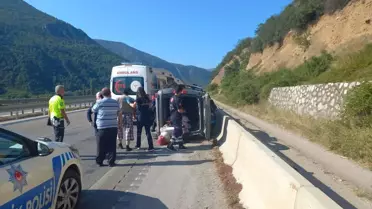 Amasya'da hafif ticari aracın devrilmesi sonucu 3 kişi yaralandı