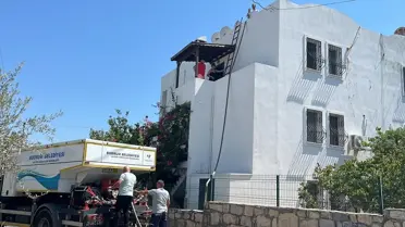 Bodrum'da su kesintisi yaşanan evlere tankerlerle su veriliyor