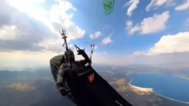 Yamaç Paraşütü Dünya Kupası'nda sporcular 121 kilometre uçarak Burdur'a iniş yaptı