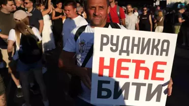 Belgrad'ta Göstericiler Lityum Madeni Projesini Protesto Etti