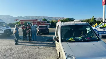 Malatya'da otomobil ile hafif ticari araç çarpıştı, 2 kişi yaralandı