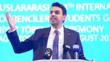 YTB, Türkiye burslarından yararlanan uluslararası öğrenciler için mezuniyet töreni düzenledi