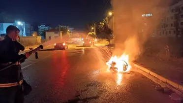 Hatay'da seyir halindeyken yanmaya başlayan motosiklet kullanılmaz hale geldi