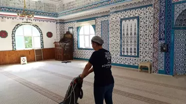 Aydın Büyükşehir Belediyesi Camileri Temizliyor
