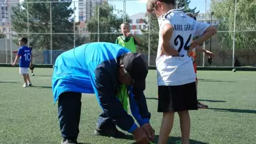 80 yaşındaki futbol antrenörü İsmail Yıldız, yarım asra yakın süreyi antrenörlükte geçirdi