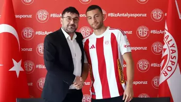 Antalyaspor, Emrecan Uzunhan için imza töreni düzenledi
